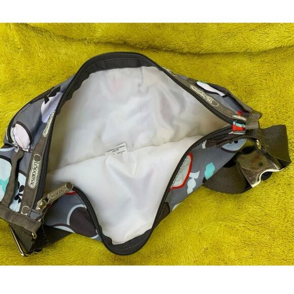 Lesportsac Gray Apple Design Beltbag/Crossbody/Fanny Pack - Picture 5 of 7